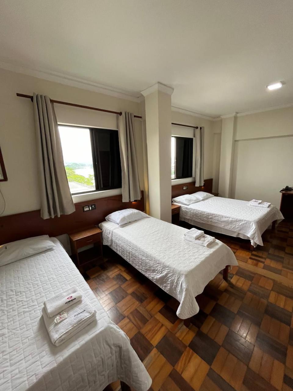 Acomodare Hotel- Sob Nova Direcao Tubarao Bagian luar foto