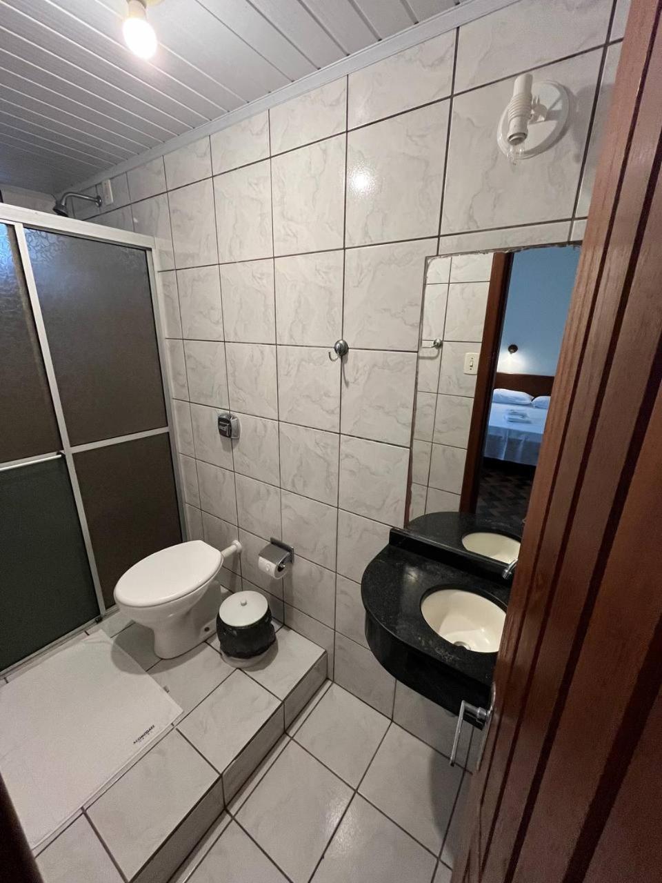 Acomodare Hotel- Sob Nova Direcao Tubarao Bagian luar foto