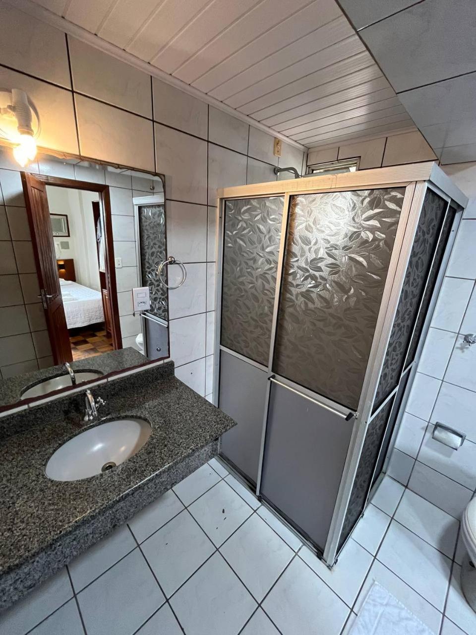 Acomodare Hotel- Sob Nova Direcao Tubarao Bagian luar foto